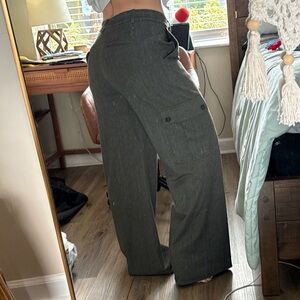 Women's Express Charcoal Wide Leg Cargo Pants